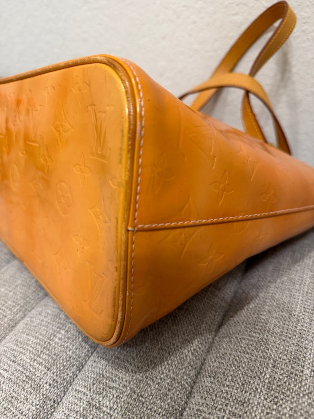 Louis Vuitton Amber Vernis Monogram Tote - Picture 5 of 13